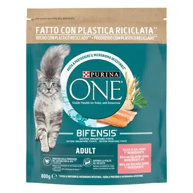  PURINA ONE® Adulto Rico en salmón y cereales integrales Vista Frontal