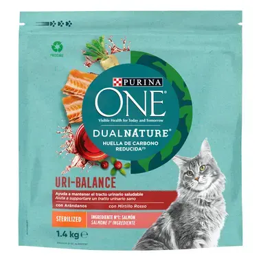 PURINA ONE® DualNature® URI-BALANCE Esterilizado con Arándano y Salmón